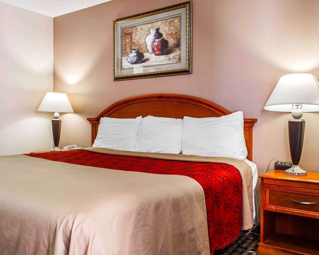 Econo Lodge Mount Laurel Room photo