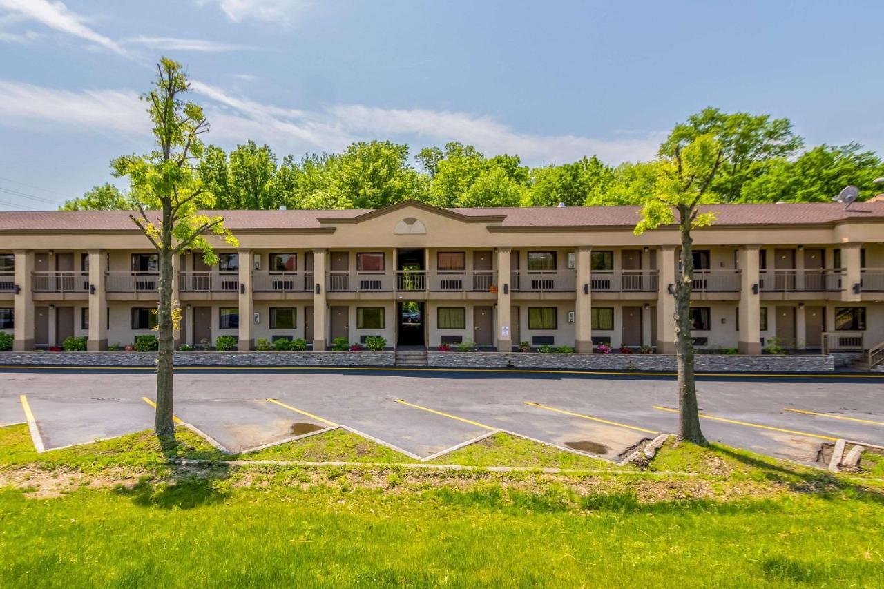 Econo Lodge Mount Laurel Exterior photo