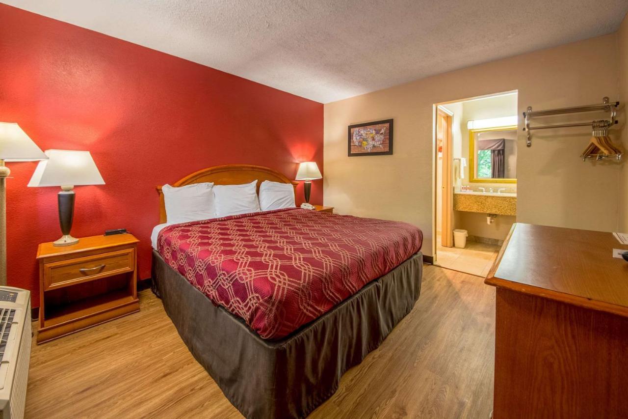 Econo Lodge Mount Laurel Exterior photo