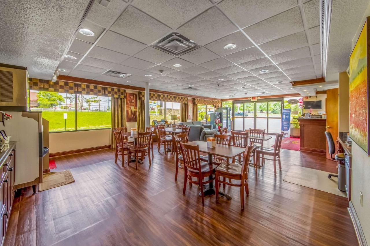 Econo Lodge Mount Laurel Exterior photo