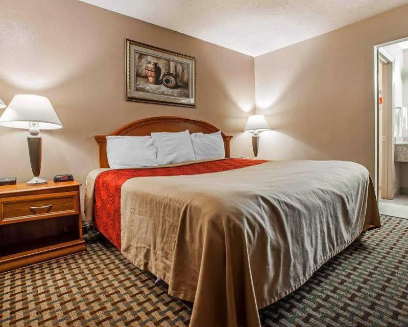 Econo Lodge Mount Laurel Exterior photo